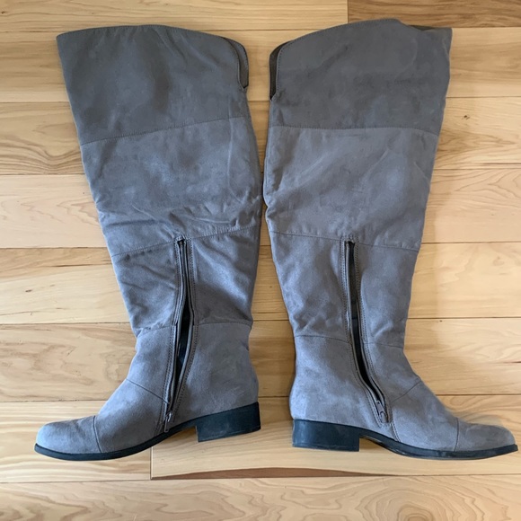 Hard to find style! Wide calf over the knee boots - Picture 2 of 3